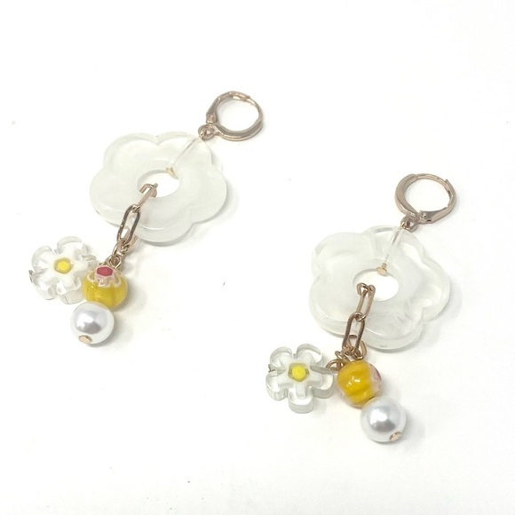 New Siizu x Free People Rachel Floral Earrings Eco-Friendly Sustainable Gold - Picture 2 of 5